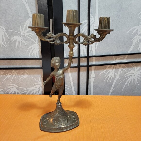 Matching Pair of Vintage Brass Cherub Candelabras - Candlestick Holders - Picture 4 of 15